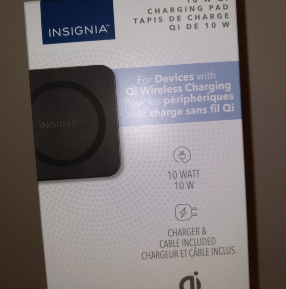 Insignia 10w Wireless charge pad, New, Phone Charger - Picture 2 of 6